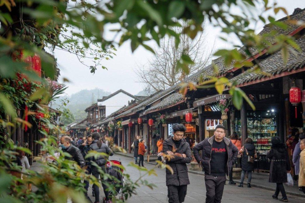 记者:广州队与球员达成协议获准入,这是目前各俱乐部通用操作